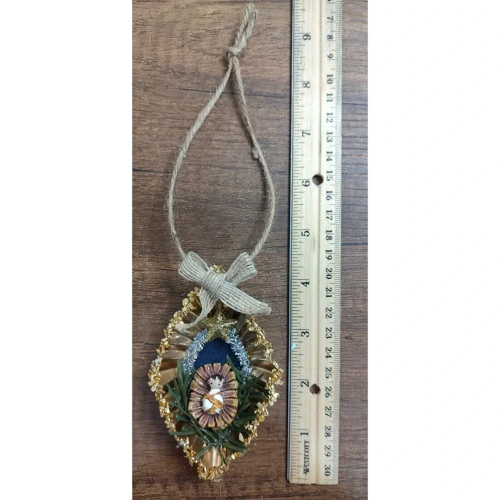 Handmade Tart Tin Vintage BabyJesus Diorama Christmas Ornament Nativity Star O1